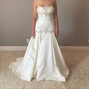 WToo by Watters Strapless Ivory Wedding Dress